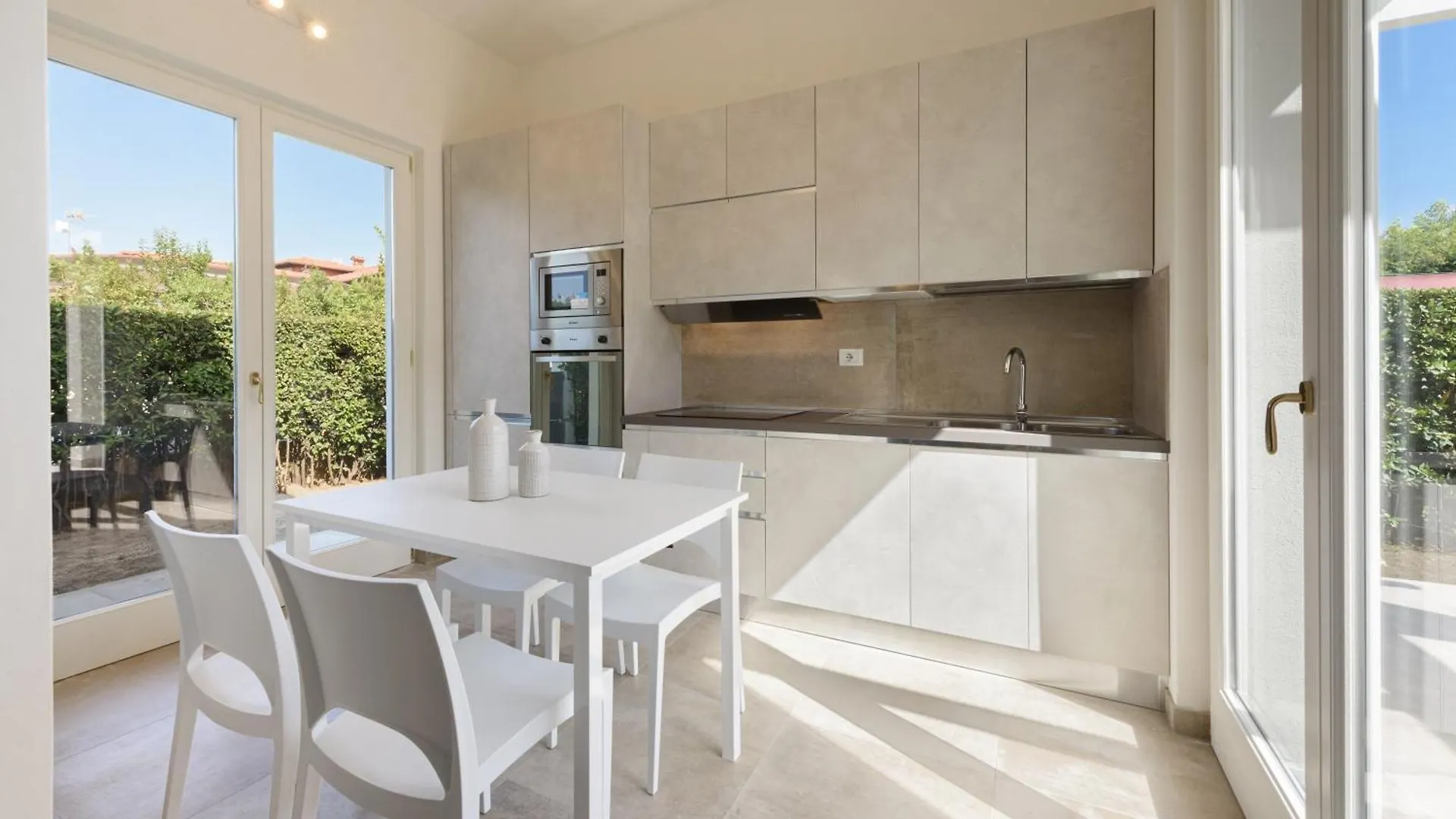 Esclusiva Villa In Pieno Centro A Форте-деи-Марми 0*,  Италия